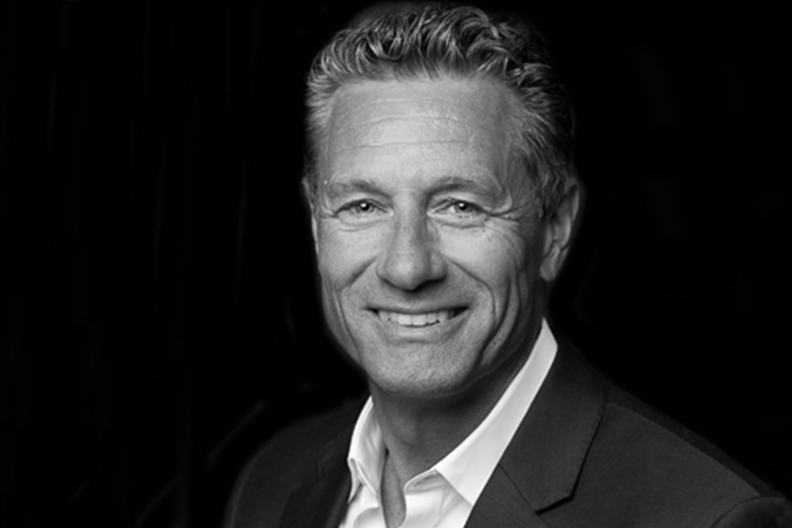 MAGNUS HOLLO